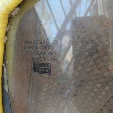 ♥️ VENDO PALABRISA DELANTERO DE LADA ORIGINAL RUSO EN PERFECTA CONDICIONES ♥️ - 2/2
