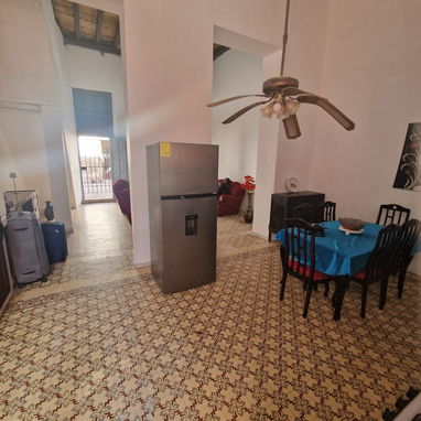 VENTA Casa Colonial 1870 en Habana Vieja · 3 cuartos · 98m² · Techos 5.70m · Reparada · $49,000 USD - Img 111859342