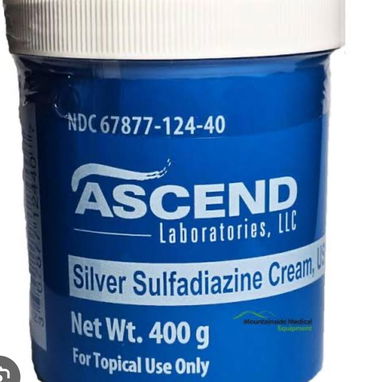 1- Guantes Quirúrgicos  2- Jeringuillas (1,5,10,20,50) ml  3- Dipirona (600 mg) en ampulas   4- Ranitidina  5- Salbutamo - 4/9