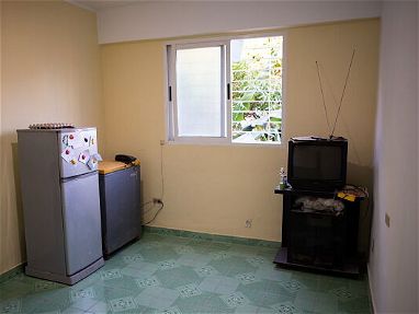 Apartamento moderno en Nuevo Vedado listo para vivir, en planta baja, garaje propio para 2 autos - Img 43560901