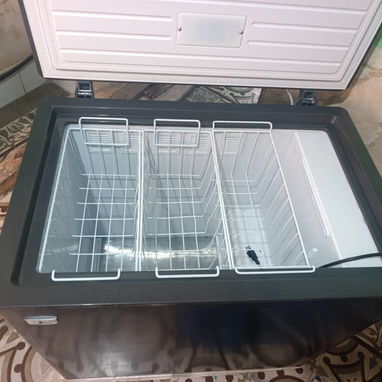 Venta de nevera de uso, en buen estado 7.2 pies con panel digital $ 220 usd o al cambio interesados al privado - Img 123493124