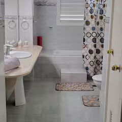Alquiler de casa en Playa de dos habitaciones con piscina. Disponible para renta lineal - Img 121446977