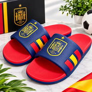¡NUEVAS! Chancletas "Adidas" Adilette Comfort – Selección de España (RFEF) 🇪🇸⚽ - Img 58067886
