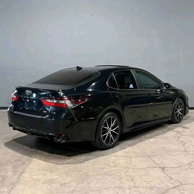 Toyota Camry SE 2021 Título limpio  70 mil millas  Envío rápido desde USA - Img 123838300