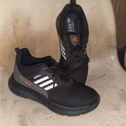 Zapatos Adidas para salir - Img 58053153