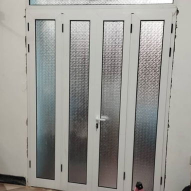 Puertas y ventanas de aluminio - 7/8