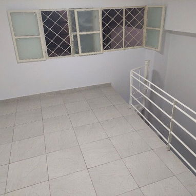 Apto de 1/4 colindante con Vedado a pasos de la Universidad - 4/8