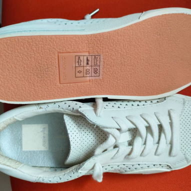 Tenis blancos de piel, número 6.5 ( 37 ) - Img 124651165