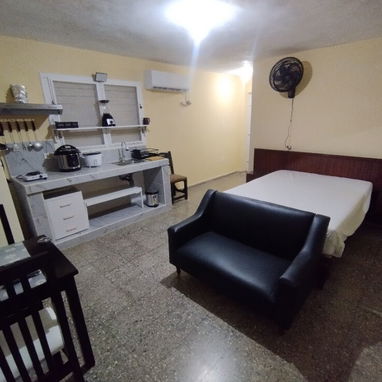 Rento cómodo apartamento tipo estudio en Boyeros Aeropuerto T2 - 2/3