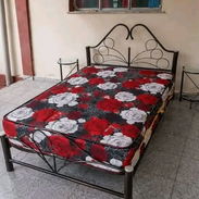 CAMA 3/4 CON COLCHÓN Y MESITA - Img 57892662