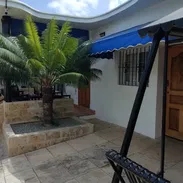 Vendo casa ideal para vivir o para hacer negocio - Img 56340229