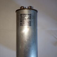 Capacitor de 60 mf 450 volts - Img 45690788