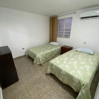 SE RENTA APARTAMENTO EN EL VEDADO POR 27 Y N. WIFI. PLANTA BAJA. 54026428 - Img 114216571