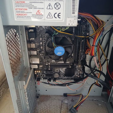 Pc de Escritorio con  W10 - 2/3