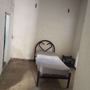 vendo apartamento ------ 💵5mil USD a 1 cuadra de 10 de octubre y Acosta... Para una pareja o persona mayor , entrada : - Img 127122133