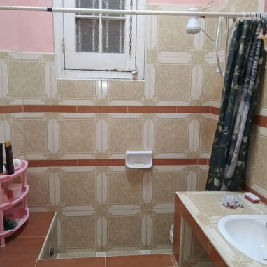 casa en Centro Habana en planta baja [ Colonial Antigua de Puntal Alto ]* - Img 121775323