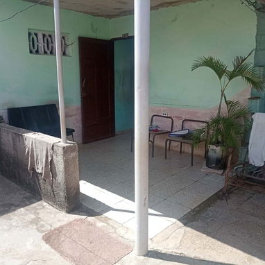 Se Vende casa Amplia con Pozo propio En Holguin en 6500 - 3/10