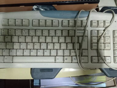 Vendo modem usb, teclado usb y antiguo, backup, refrescador laptop - Img 66832953