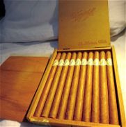 2 antiguas cajas de tabacos habanos - Img 45824383