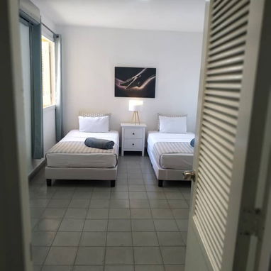 VENTA DE APTO DE 2 HABITACIONES Y 1/2. PISO 10 CON VISTAS UNICAS. LINEA Y L - Img 109885085