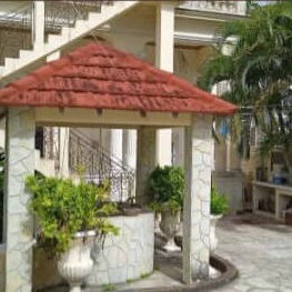 Venta de hermosa casa en Banes Holgion - 9/10
