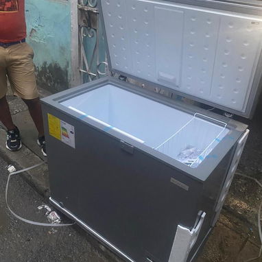 Nevera Horizontal ROYAL 10 pies color gris Luz en la tapa y cerradura precio $500 USD  transporte incluido - 2/7