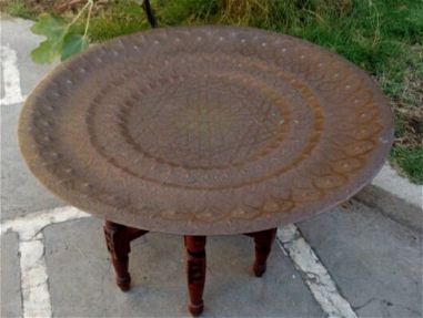 Mesa de bronce con base de madera - Img main-image-45867832