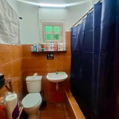 OPORTUNIDAD EN LA CEIBA, PLAYA! APARTAMENTO EN BAJOS SE DEJA CON TODO DENTRO !!! - 4/6