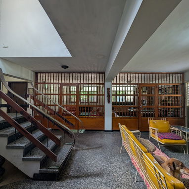 Casona Triplanta en NV 990 M2 , Rebajada .Terreno grande, potencial para inversores . - Img 121706992