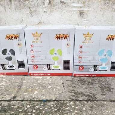 Ventilador Recargable 12 Pulgadas Con panel solar, dos bombillos Solo quedan de Color Azul - Img 117779494