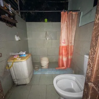 San Rafael y Escobar,Apto Colonial,1er Piso,2 Balcones a 2 Calles Diferentes, Varios Ventanales,2/4 Originales ,Sala,Sal - 4/8