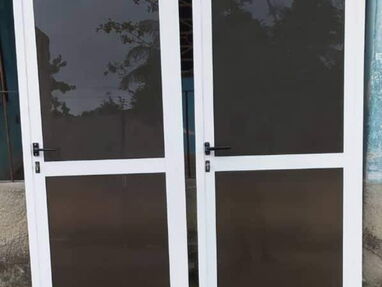 Puertas y ventanas de aluminio con cristales y otros - Img 67697486