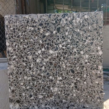 Losas , plachas de granito pulidas de 40 x 40 con sus rodapies incluido , buena terminacion ,maxima calidad - 2/2