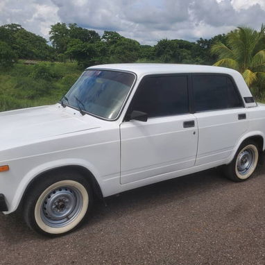 Soy el Dueño, LADA 2105 un muñeco, Motor 06 grande, caja 5ta - 2/10
