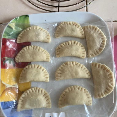 Empanaditas de guayaba, picadillo y queso - Img 118680444