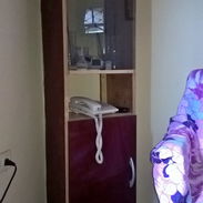 mueble de madera y cristal - Img 57283673