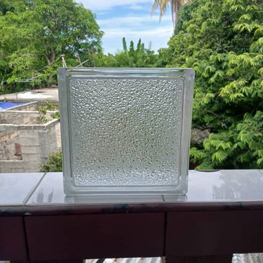Bloques de cristal de diferentes modelos ,entre otros . - 3/4