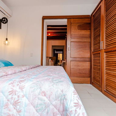 Se renta apartamento de 2 habitaciones con jacuzzi en el Vedado. - 3/10