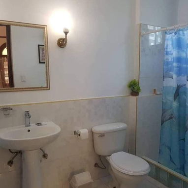Venta de Biplanta  cerca  del Teatro Karl Marx - Img 118598591
