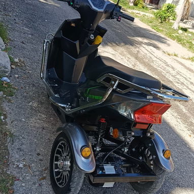 Moto rally de 3 ruedas batería 72x35 haciendo todos sus km - Img 122628019