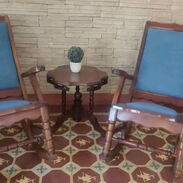 Se venden sillones de caoba (con su mesita), librero y mesita de mármol - Img 45520779