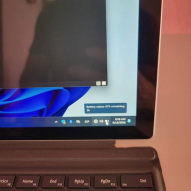 Tablet marca Surface,  funciona como mini Laptop  _ i5 de 6 generación - 2/4