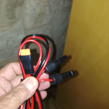 Panel Solar Pequeño de 200 watts con solo 10 Amperes ideal para Estaciones de Energía Pequeñas - Img 123310693
