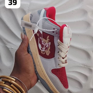 Nike Dunk Low "Year of the Dragon" /Nike Air Force 1 "Year of the Dragon" /Air Jordan 9 Retro "Barons" - 2/3