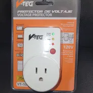 Protector de Voltaje, 120V 20amp. Refrigeración, equipos de música, Tv, computadoras - Img 51560541