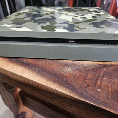 Leer bien. Aquí están todos los detalles. No respondo comentarois. No me ajusto. Soy de Centro Habana. PS4 Slim (Playsta - 5/5