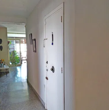 Oferta hoy !.Vendo propiedad horizontal con vista al mar en el vedado - Img 85281042
