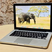 MacBook Pro Equipo confiable con rendimiento ideal para algunos juegos y trabajos de programación informática. - Img 56382846
