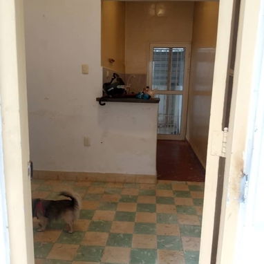 Renta Lineal Playa 1 cuarto 15y76 patio 200usd 53582376 - Img 127016754