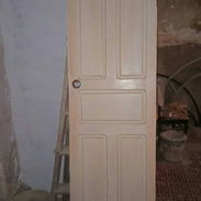 Se vende puerta , madera de cedro - Img 58033506
